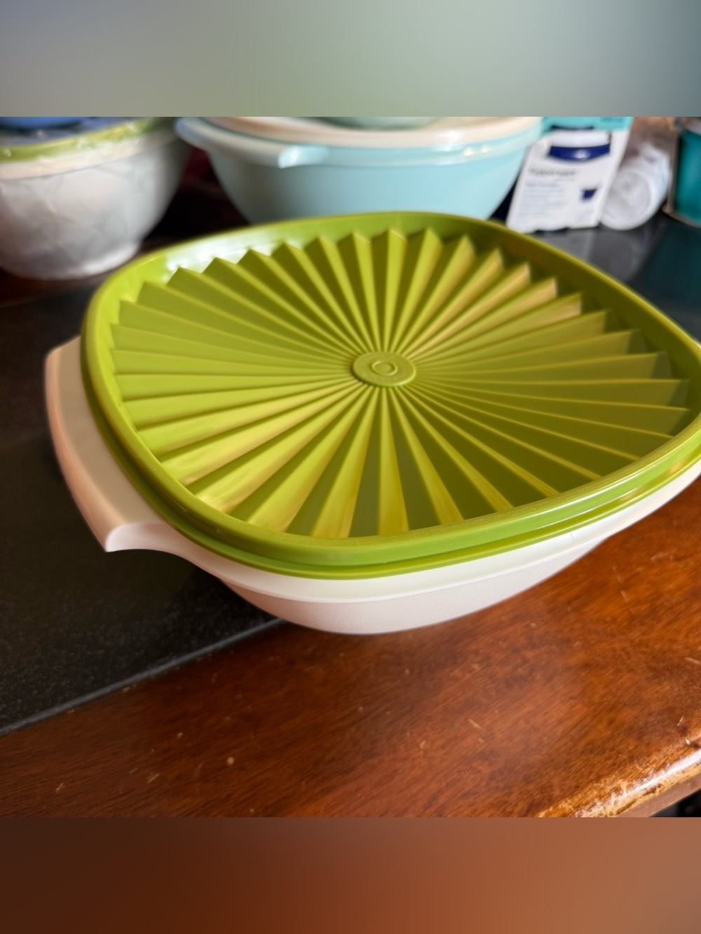 Tupperware Servalier Bowl 3 quart
